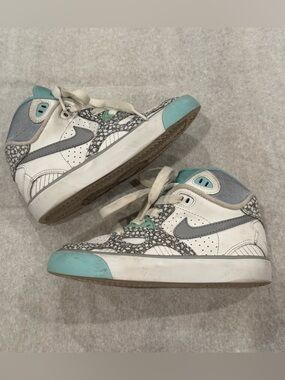 Nike Sneakers in White, Teal & Gray